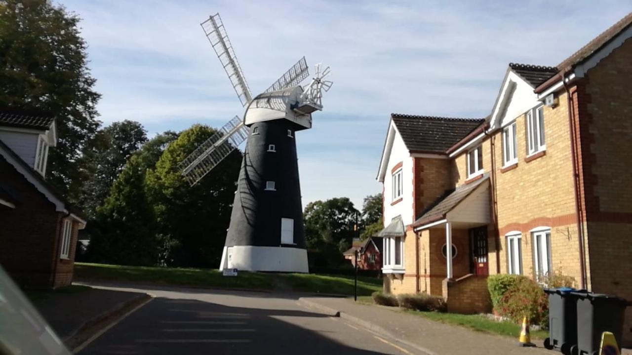 Many Worlds Meet - Eurostar, Wimbledon 30 Mins, Central London, Gatwick 15 Mins - Spacious, Sleeps Up To 16 Plus Cot - Free Wifi, Parking - Next To Lloyd Park, Great For Families, Walkers, Relocators - Ideal For Contractors Кройдон Экстерьер фото