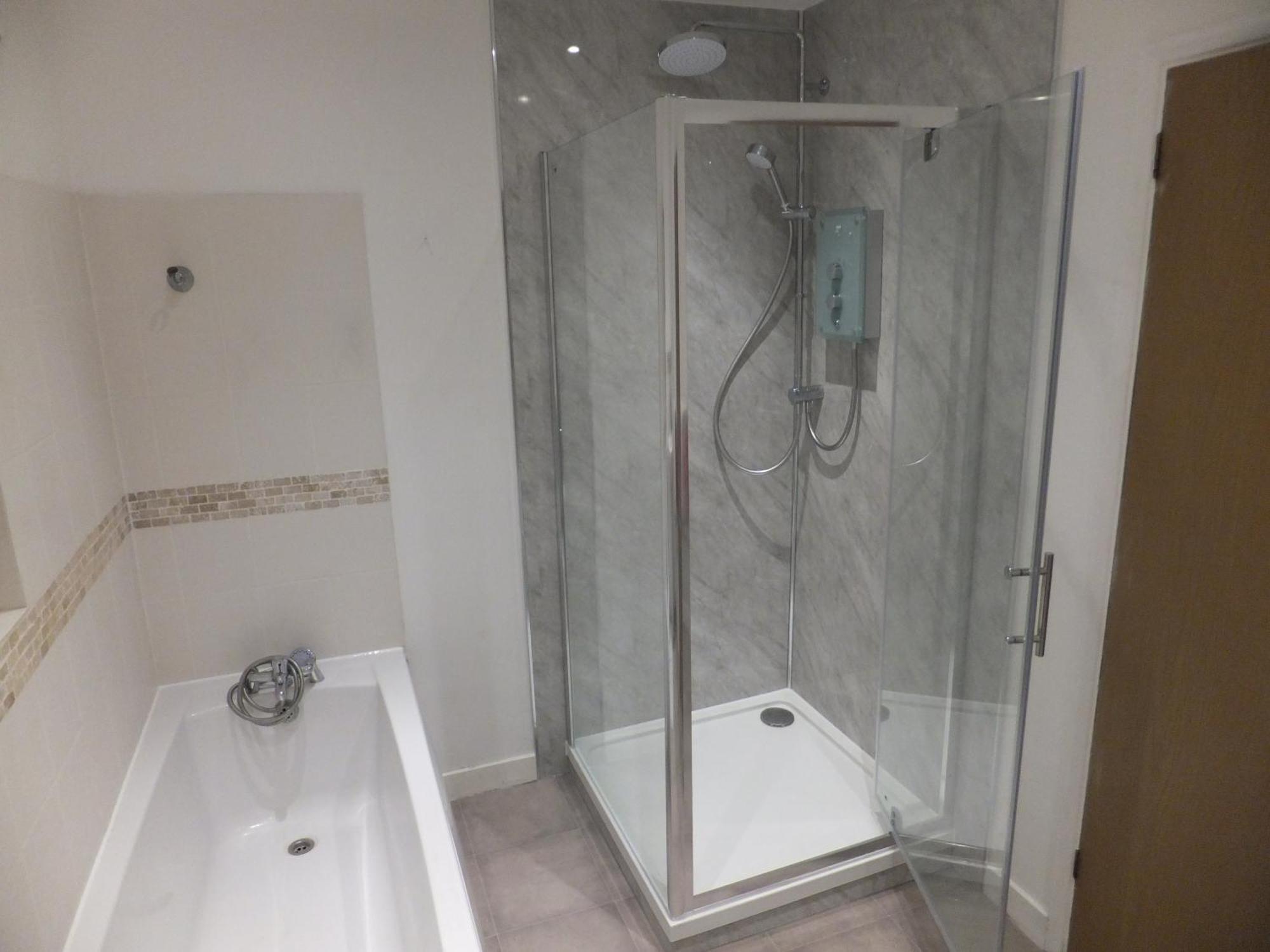 Many Worlds Meet - Eurostar, Wimbledon 30 Mins, Central London, Gatwick 15 Mins - Spacious, Sleeps Up To 16 Plus Cot - Free Wifi, Parking - Next To Lloyd Park, Great For Families, Walkers, Relocators - Ideal For Contractors Кройдон Экстерьер фото
