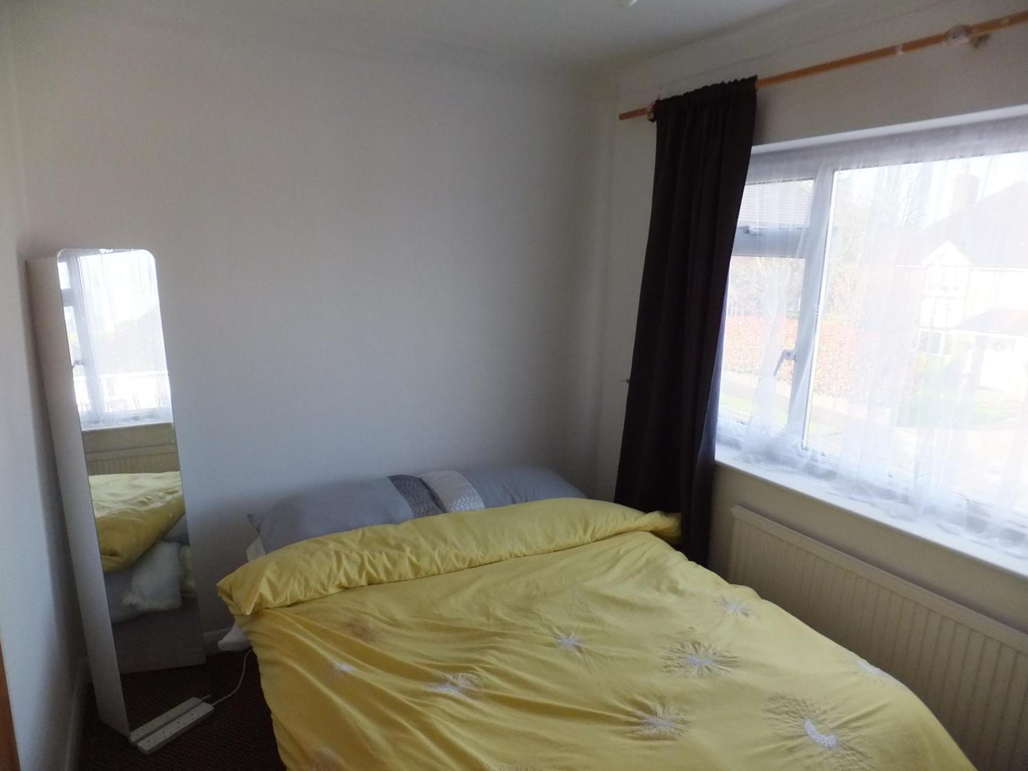 Many Worlds Meet - Eurostar, Wimbledon 30 Mins, Central London, Gatwick 15 Mins - Spacious, Sleeps Up To 16 Plus Cot - Free Wifi, Parking - Next To Lloyd Park, Great For Families, Walkers, Relocators - Ideal For Contractors Кройдон Номер фото