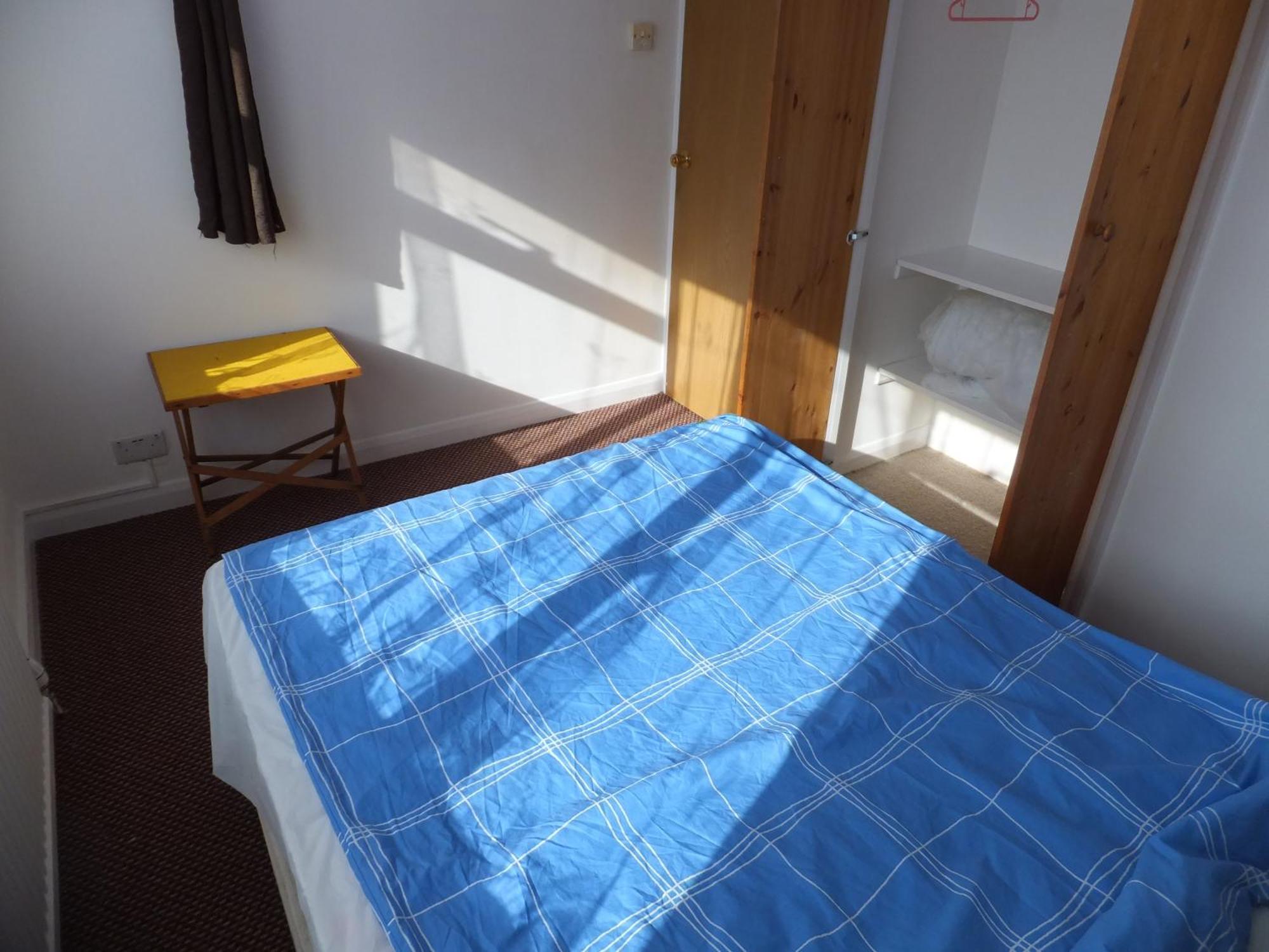 Many Worlds Meet - Eurostar, Wimbledon 30 Mins, Central London, Gatwick 15 Mins - Spacious, Sleeps Up To 16 Plus Cot - Free Wifi, Parking - Next To Lloyd Park, Great For Families, Walkers, Relocators - Ideal For Contractors Кройдон Номер фото